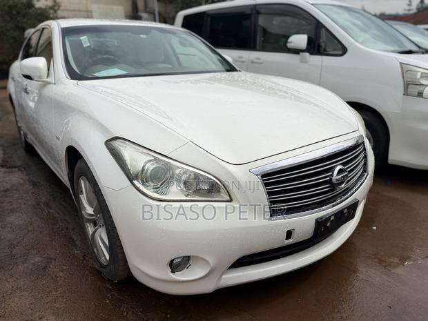 Nissan Fuga 2012 White