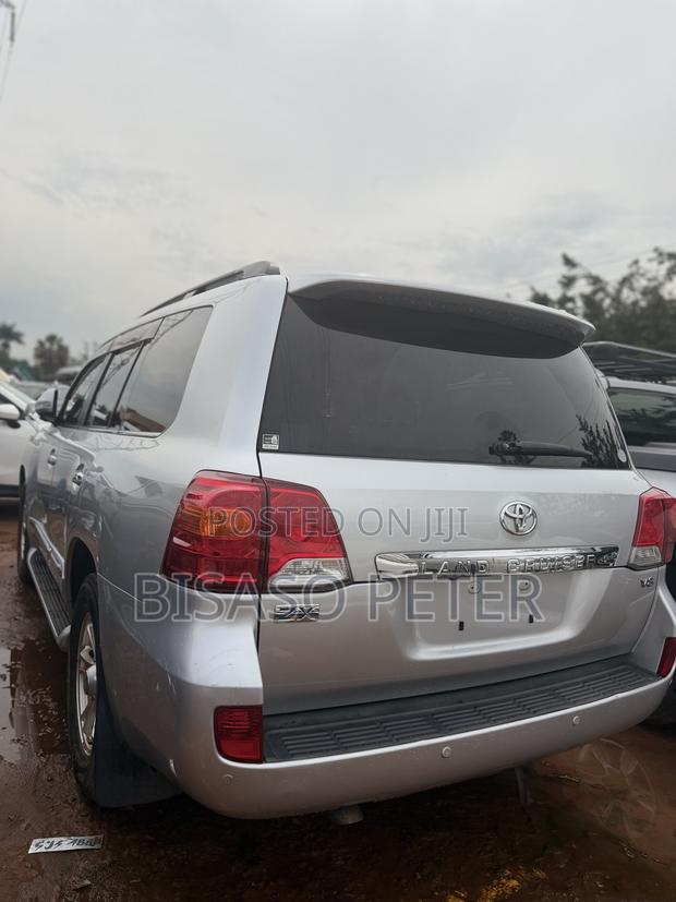 Toyota Land Cruiser 2013 Silver