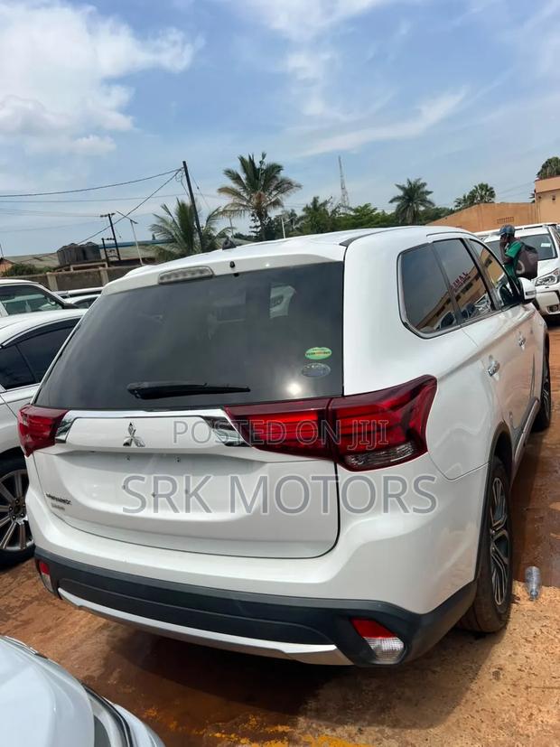 Mitsubishi Outlander 2.4 PHEV AWD 2017 White