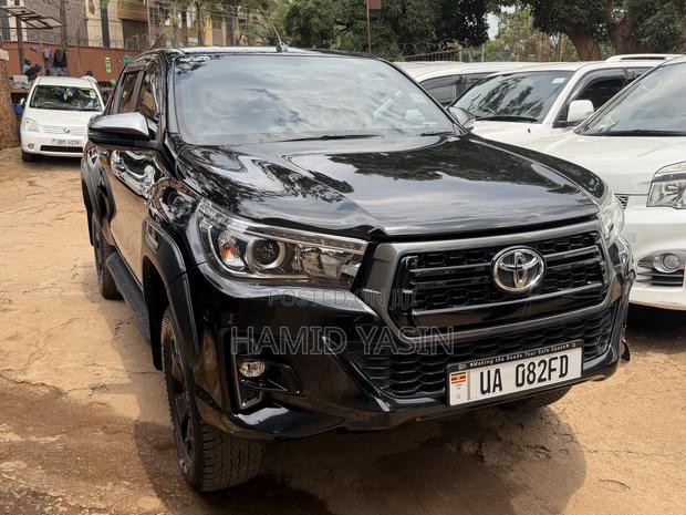Toyota Hilux 2016 Black