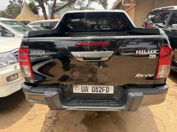 Toyota Hilux 2016 Black