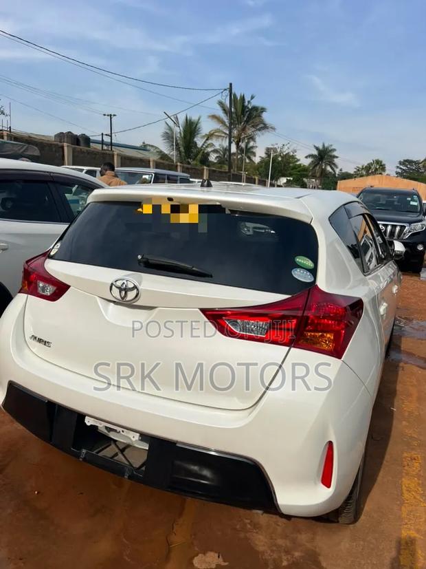 Toyota Auris 2016 Silver