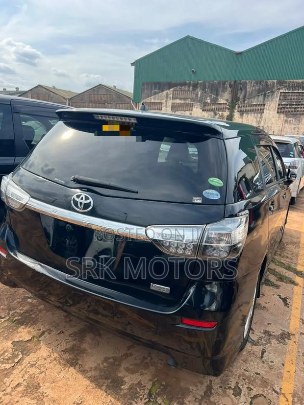 Toyota Wish 2013 Black
