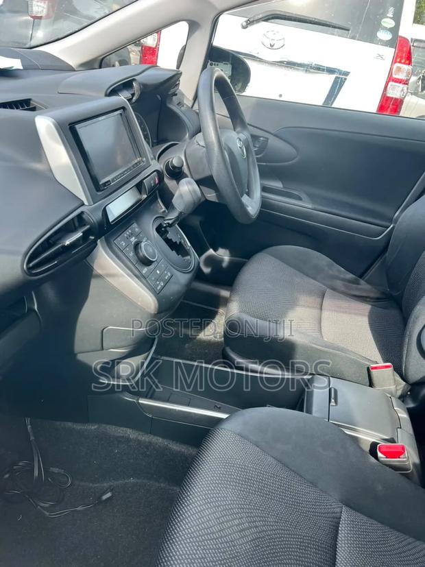 Toyota Wish 2013 Black
