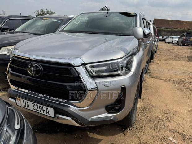 Toyota Hilux 2020 Silver
