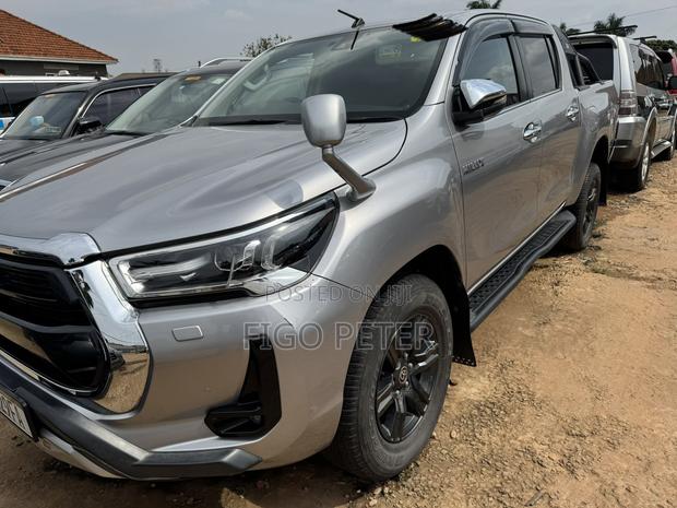 Toyota Hilux 2020 Silver