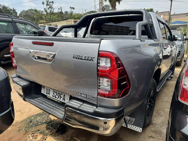Toyota Hilux 2020 Silver