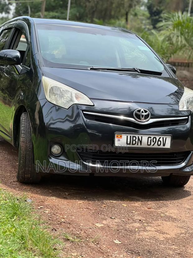 Toyota Ractis 2012 Black