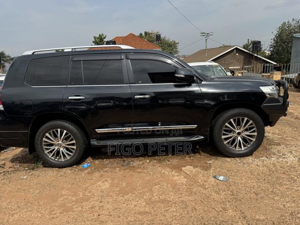 Toyota Land Cruiser 2014 Black
