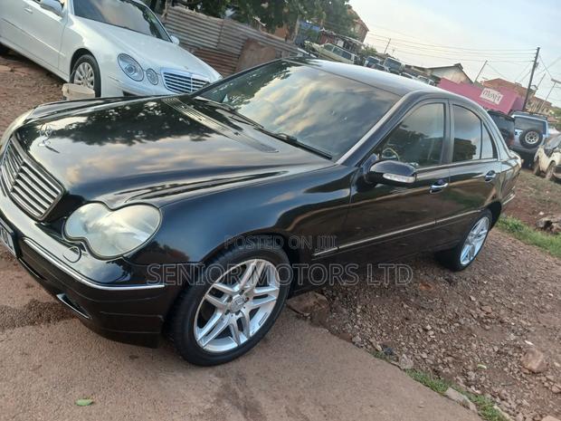Mercedes-Benz C200 2006 Black