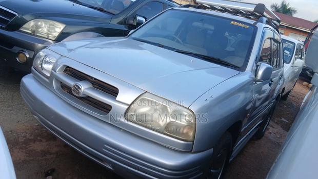 Suzuki Escudo 2002 Silver