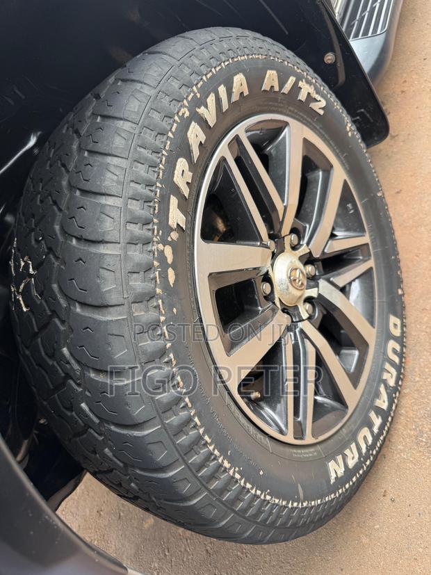Toyota Hilux 2021 Silver