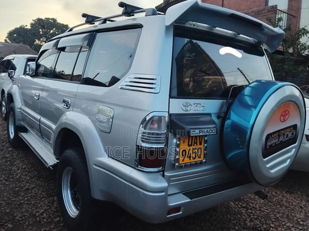 Toyota Land Cruiser Prado 2002 Silver
