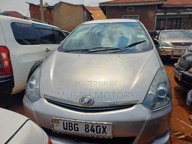 Toyota Wish 2006 Silver