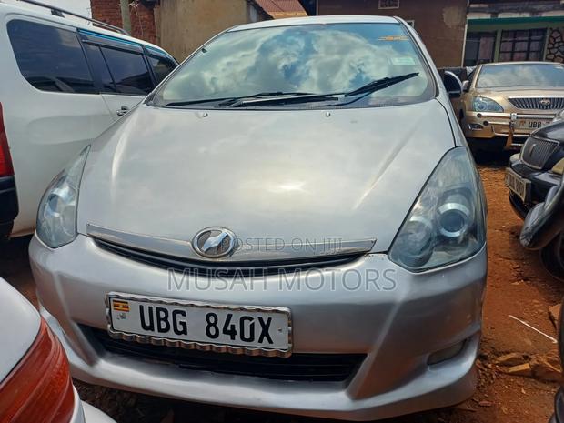 Toyota Wish 2006 Silver