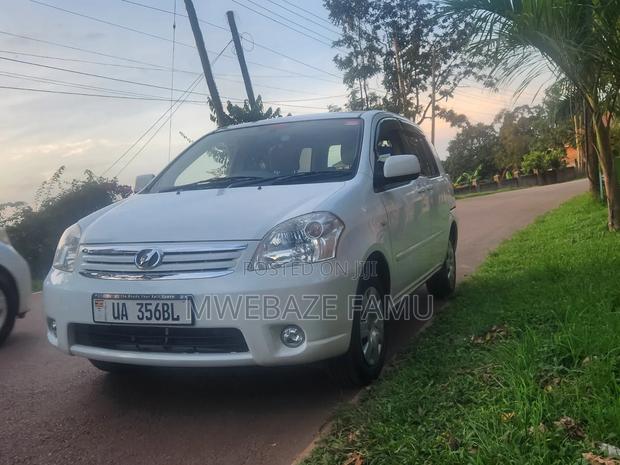 Toyota Raum 2011 White