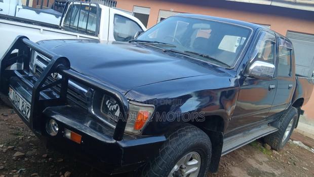 Toyota Hilux Surf 2000