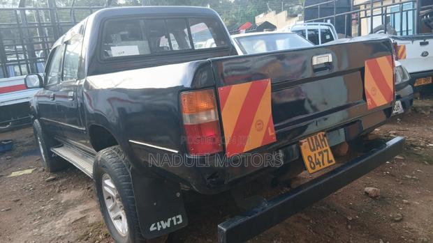 Toyota Hilux Surf 2000