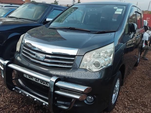 Toyota Noah 2011 Matt Black