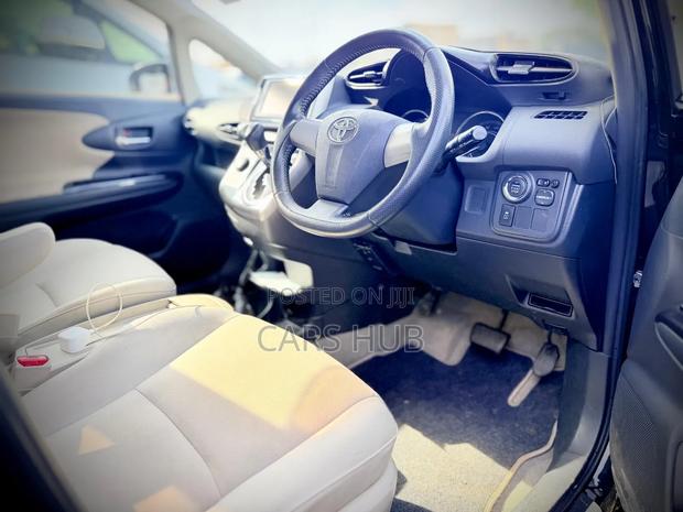 Toyota Wish 2014 Black
