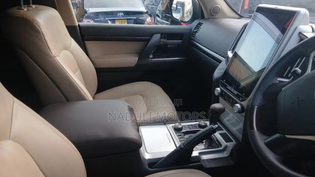 Toyota Land Cruiser 2017 Silver