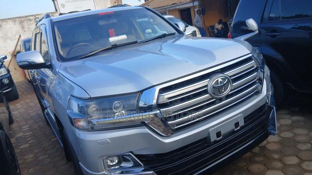 Toyota Land Cruiser 2017 Silver