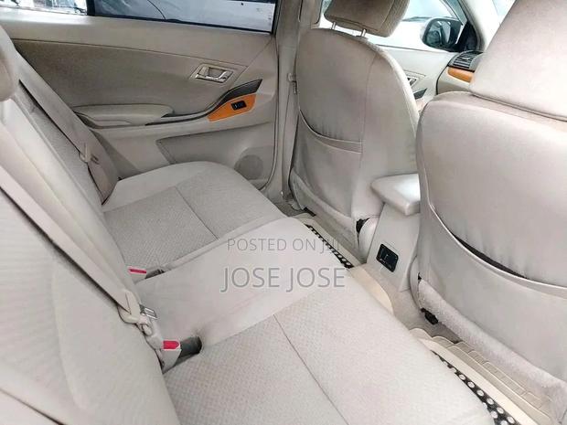 Toyota Premio 2009 Silver