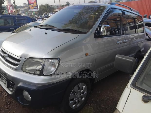 Toyota LiteAce Noah 2001 Silver