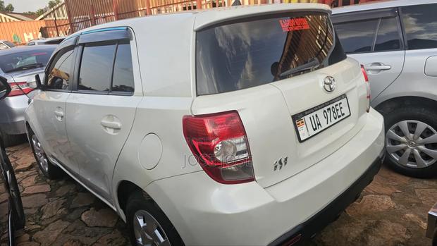 Toyota IST 2010 White