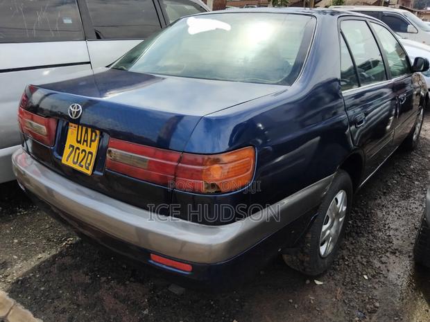 Toyota Corona Premio 2000 Blue