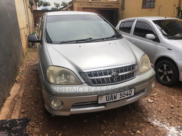 Toyota Nadia 2001 Silver