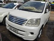 Toyota Noah 2004 White for sale