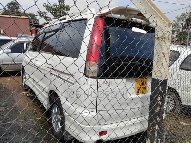 Toyota LiteAce Noah 2001 White