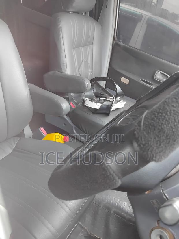 Toyota LiteAce Noah 2001 White