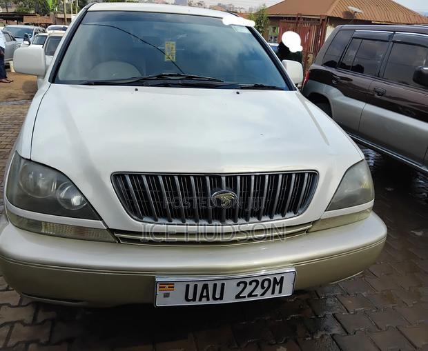 Toyota Harrier 1998 White