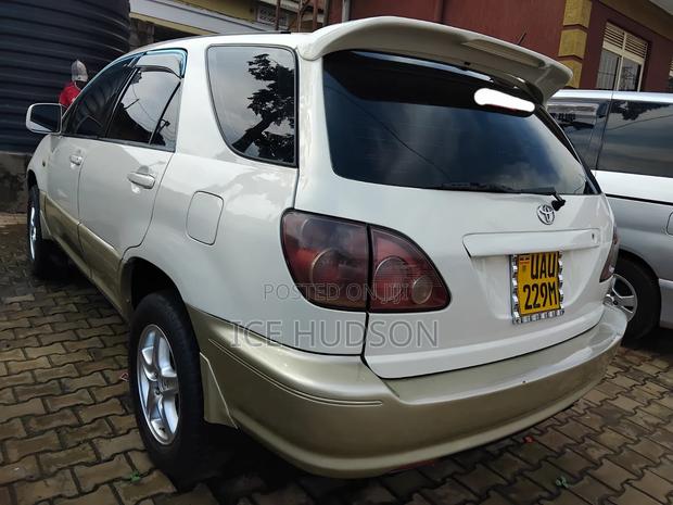 Toyota Harrier 1998 White