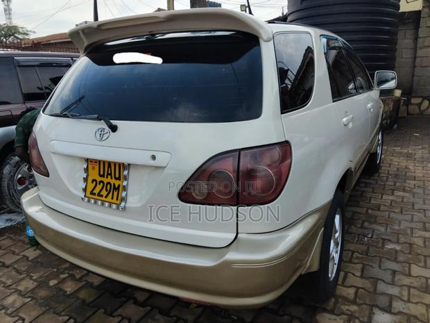 Toyota Harrier 1998 White