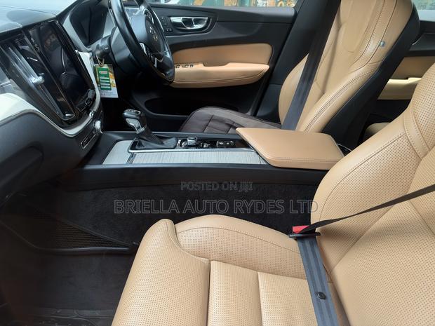 Volvo XC60 2018 White