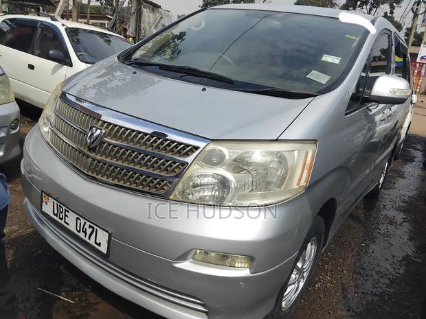 Toyota Alphard 2004 Silver