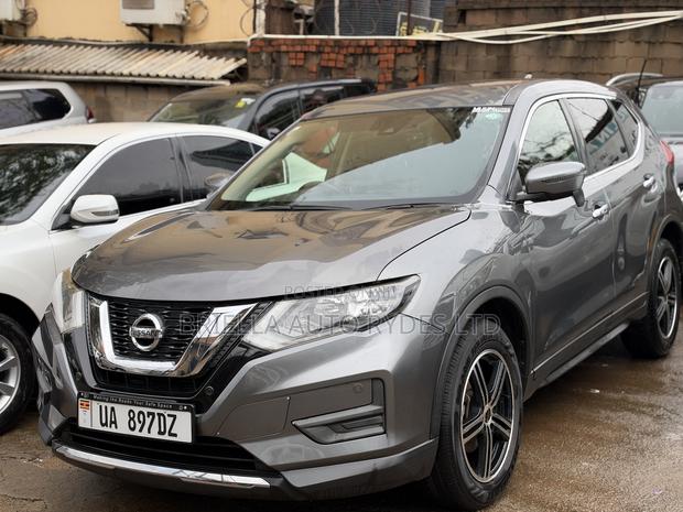 Nissan X-Trail 2016 Gray