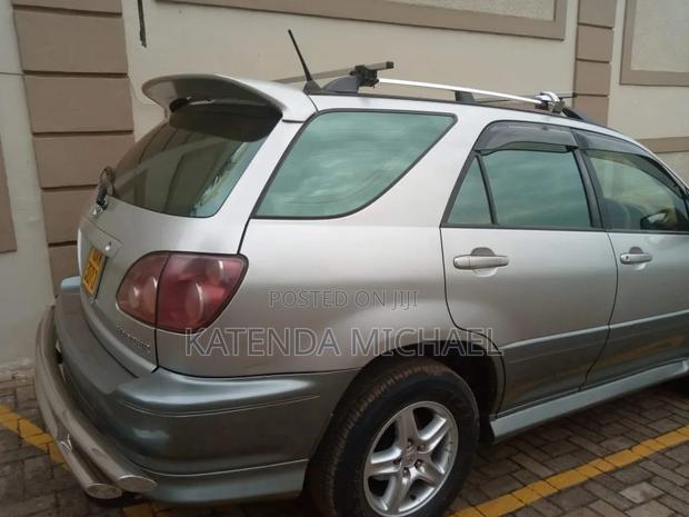 Toyota Harrier 3.0 V6 4WD 1999 Beige