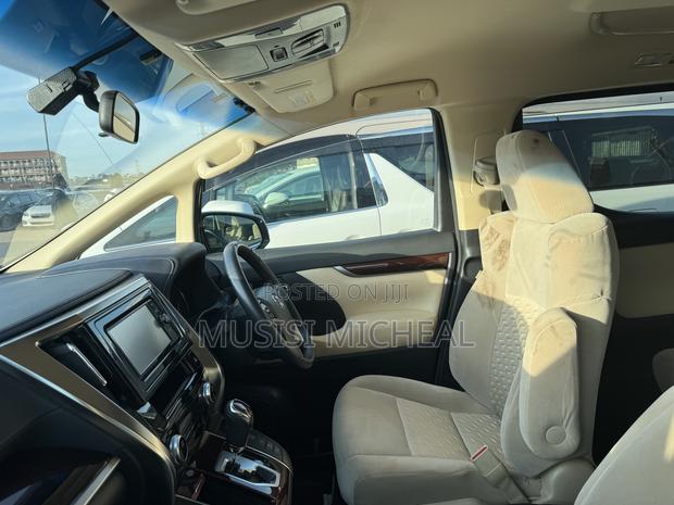 Toyota Alphard 2.5 Petrol AWD 2017 Silver