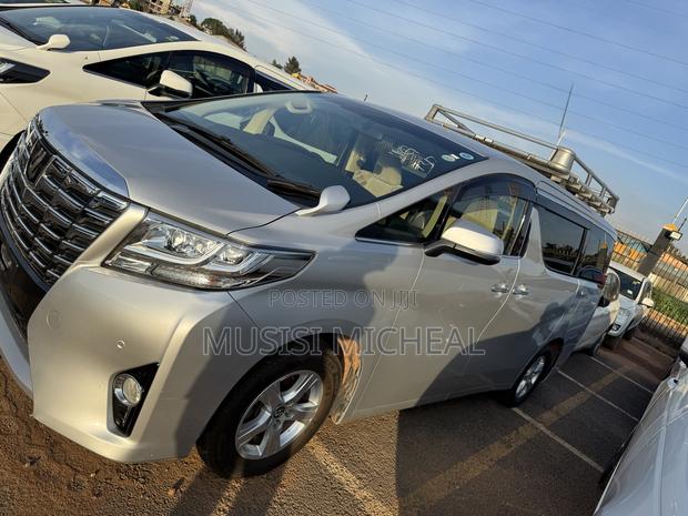 Toyota Alphard 2.5 Petrol AWD 2017 Silver