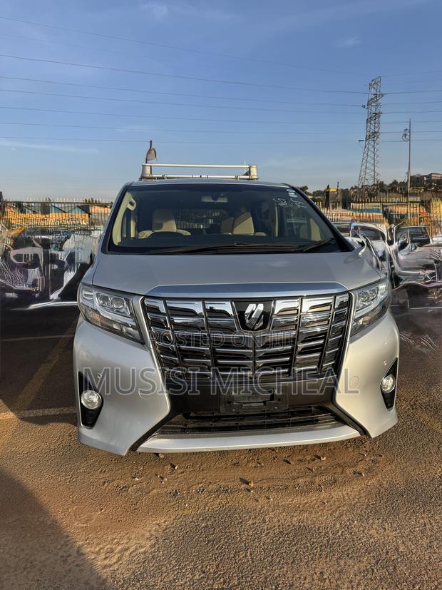 Toyota Alphard 2.5 Petrol AWD 2017 Silver