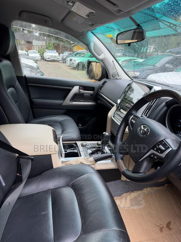 Toyota Land Cruiser Prado 2011 Matt Black