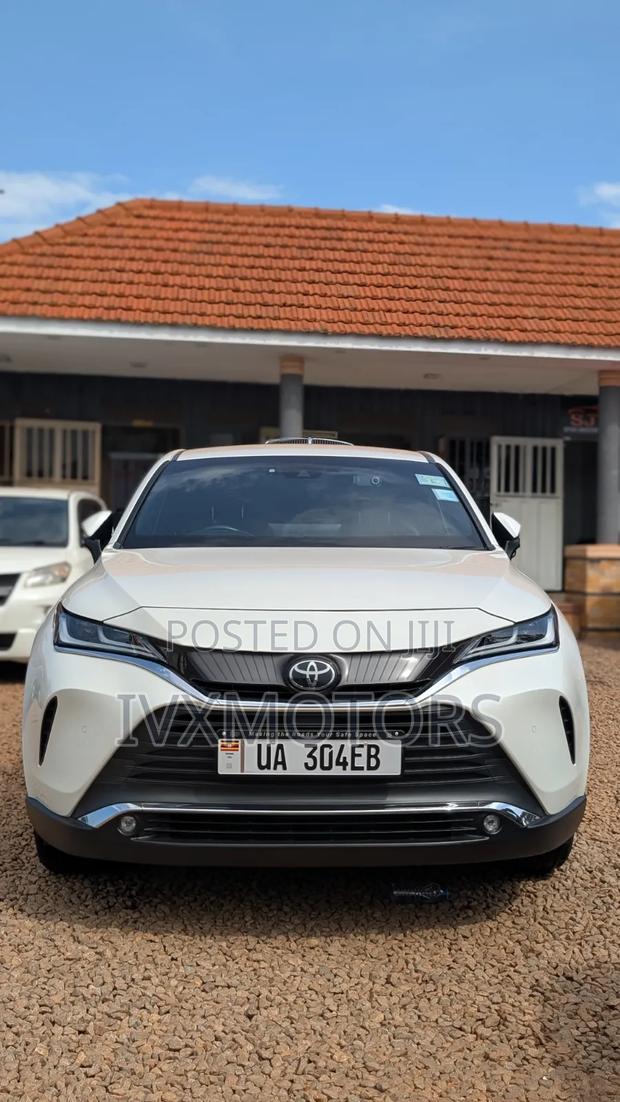 Toyota Harrier 2.0 2020 White