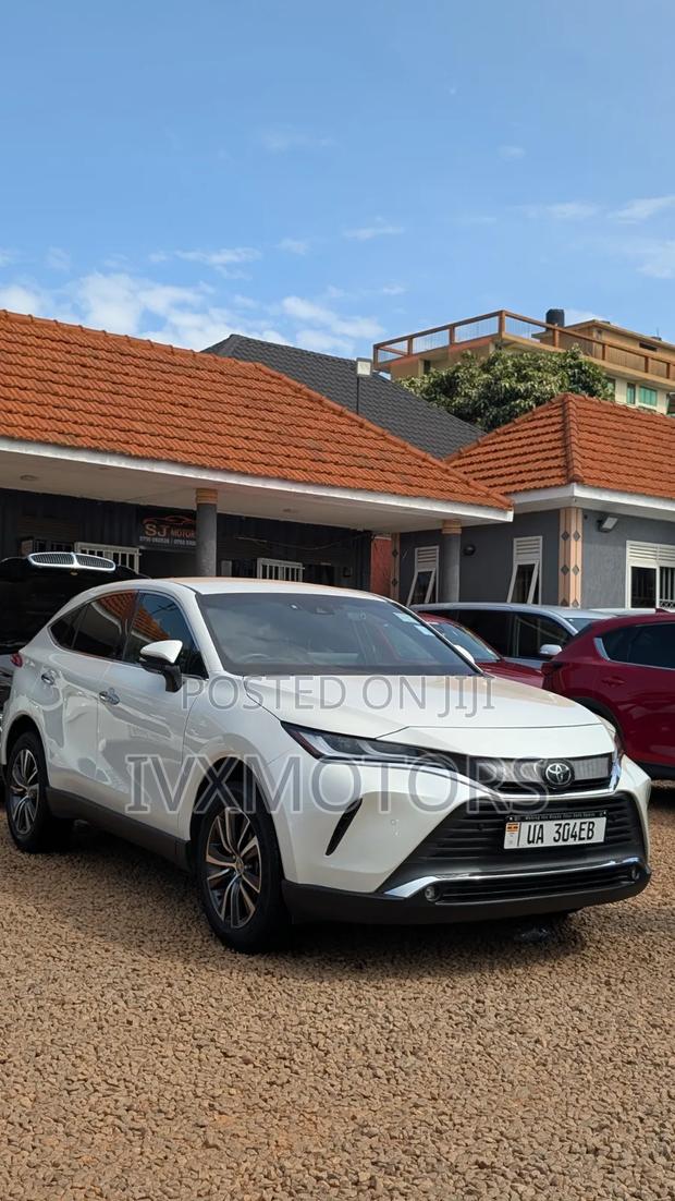 Toyota Harrier 2.0 2020 White
