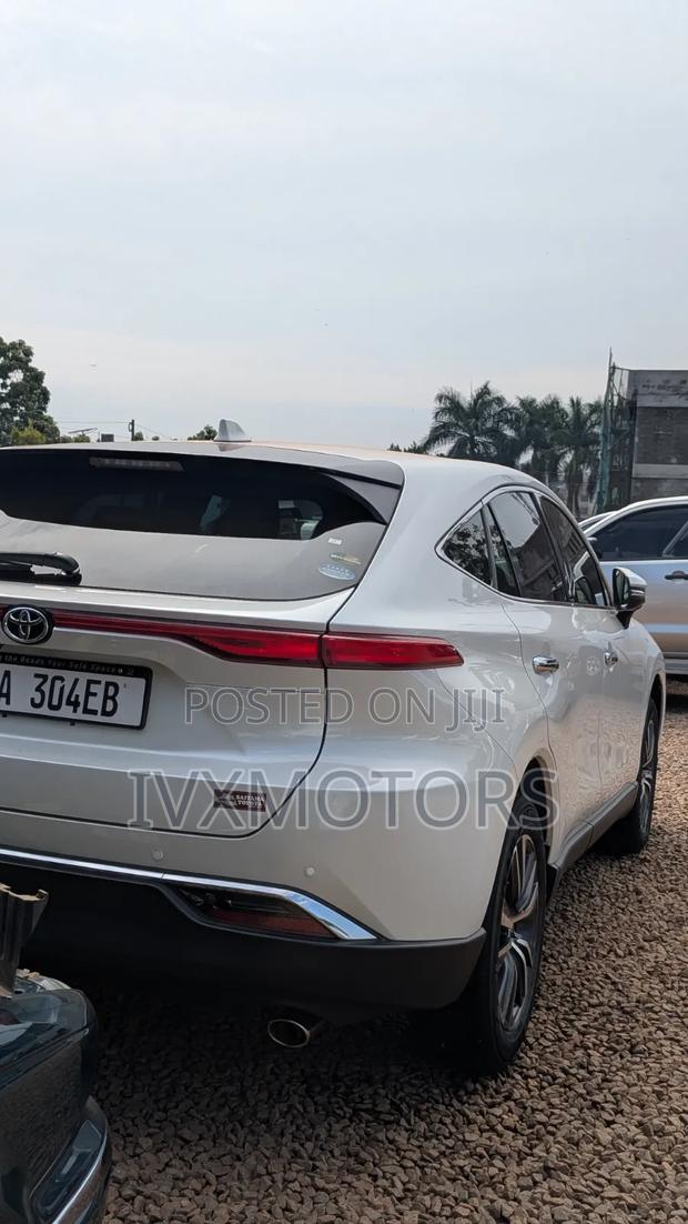 Toyota Harrier 2.0 2020 White