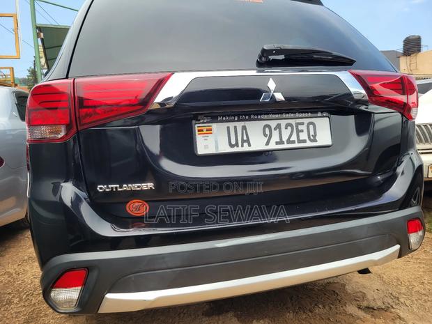 New Mitsubishi Outlander SE Launch Edition 2022 Blue