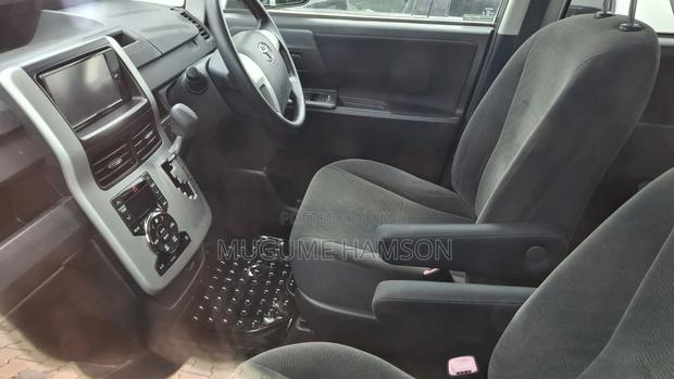 Toyota Noah 2012 Gray